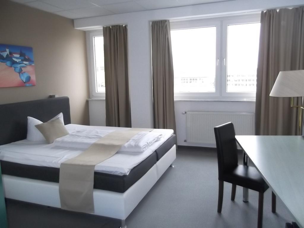 Businesshotel & Appartements Stuttgart-Vaihingen ภายนอก รูปภาพ
